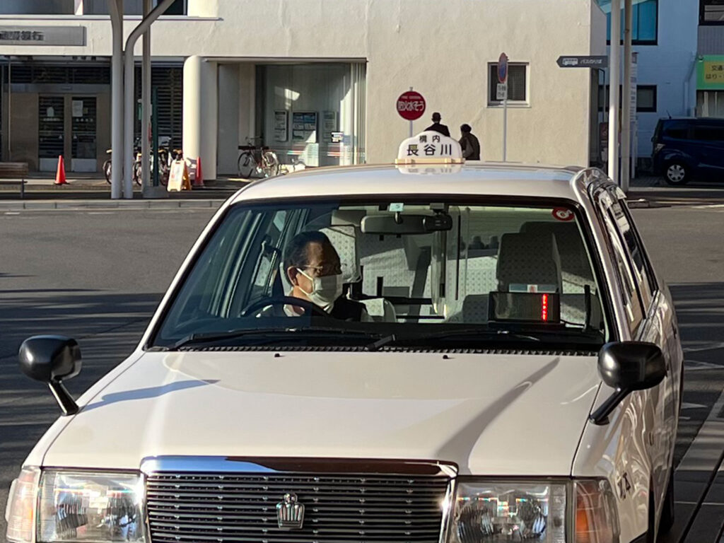 北本駅のタクシー車両